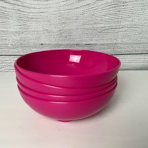 New Pink  Tupperware cereal bowl